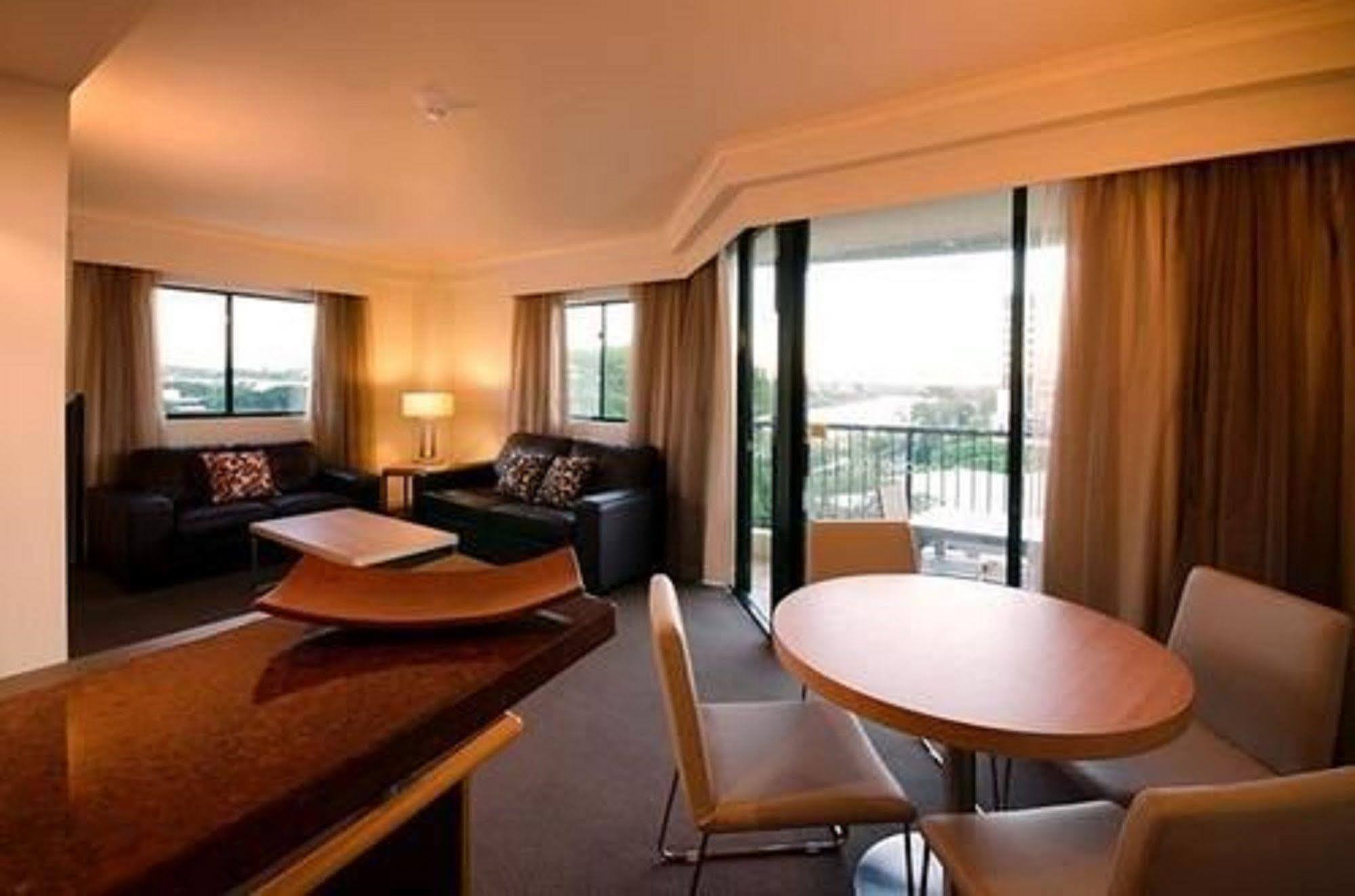 Central Cosmo Apartment Hotel Брисбен Экстерьер фото