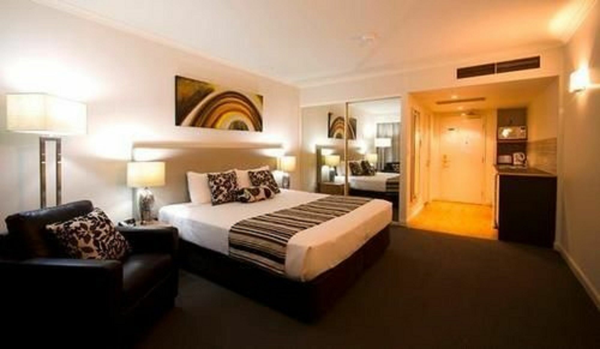 Central Cosmo Apartment Hotel Брисбен Экстерьер фото
