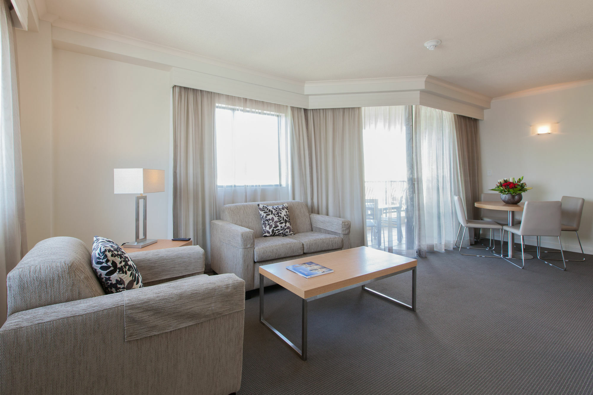 Central Cosmo Apartment Hotel Брисбен Экстерьер фото